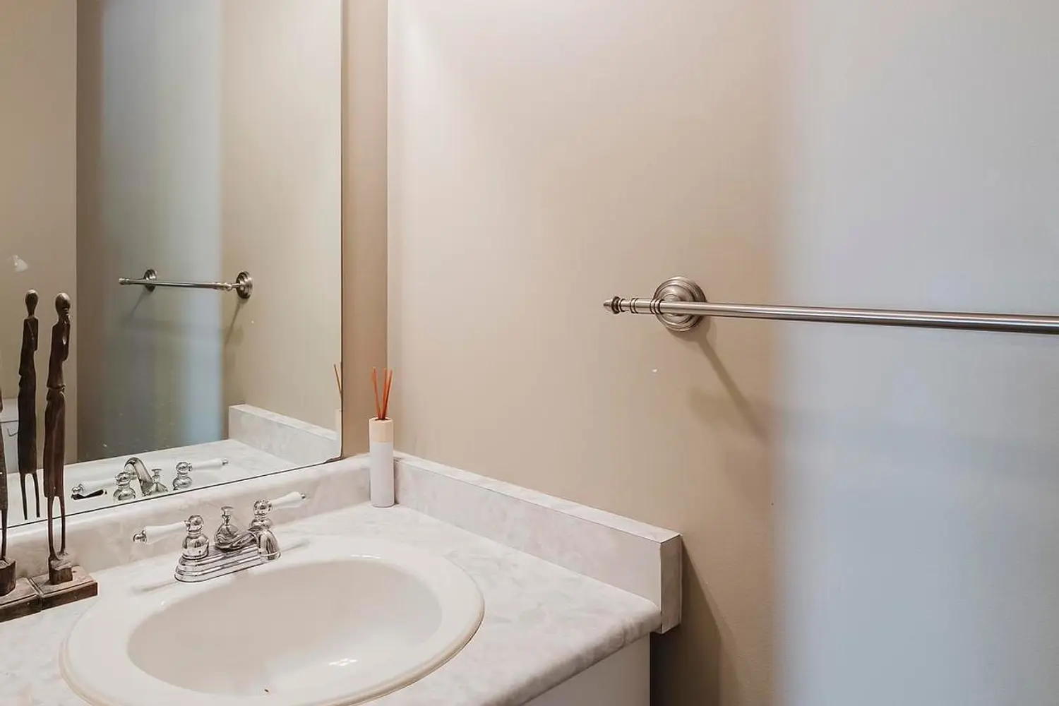 Additional image 6 of 151 Martinet Avenue 11