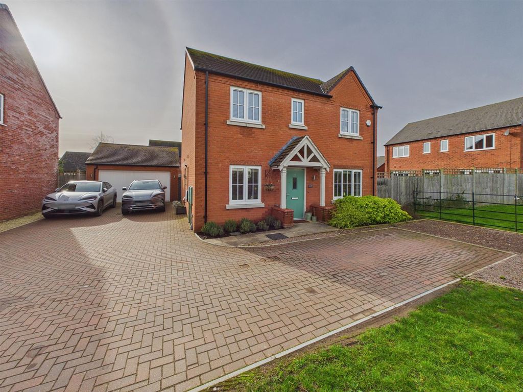 4 bed detached house to rent4 Bay Tree Close, Upton-Upon-Severn, Worcester WR8