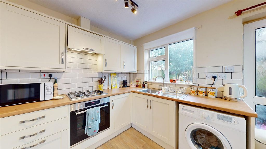 Additional image 4 of 2 bed semi-detached house to rentWillow Road, Stamford PE9