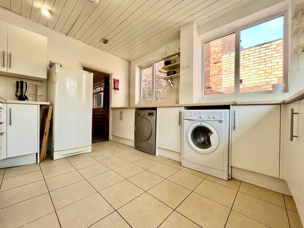 Additional image 3 of 6 bed terraced house to rentTachbrook Road, Leamington Spa CV31