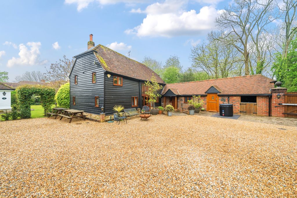 Additional image 9 of 5 bed detached house to rentWalnut Barn, West Sussex RH13