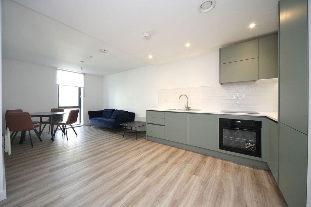 Additional image 3 of 2 bed flat to rentViva Court, Kimpton Road, Luton LU2