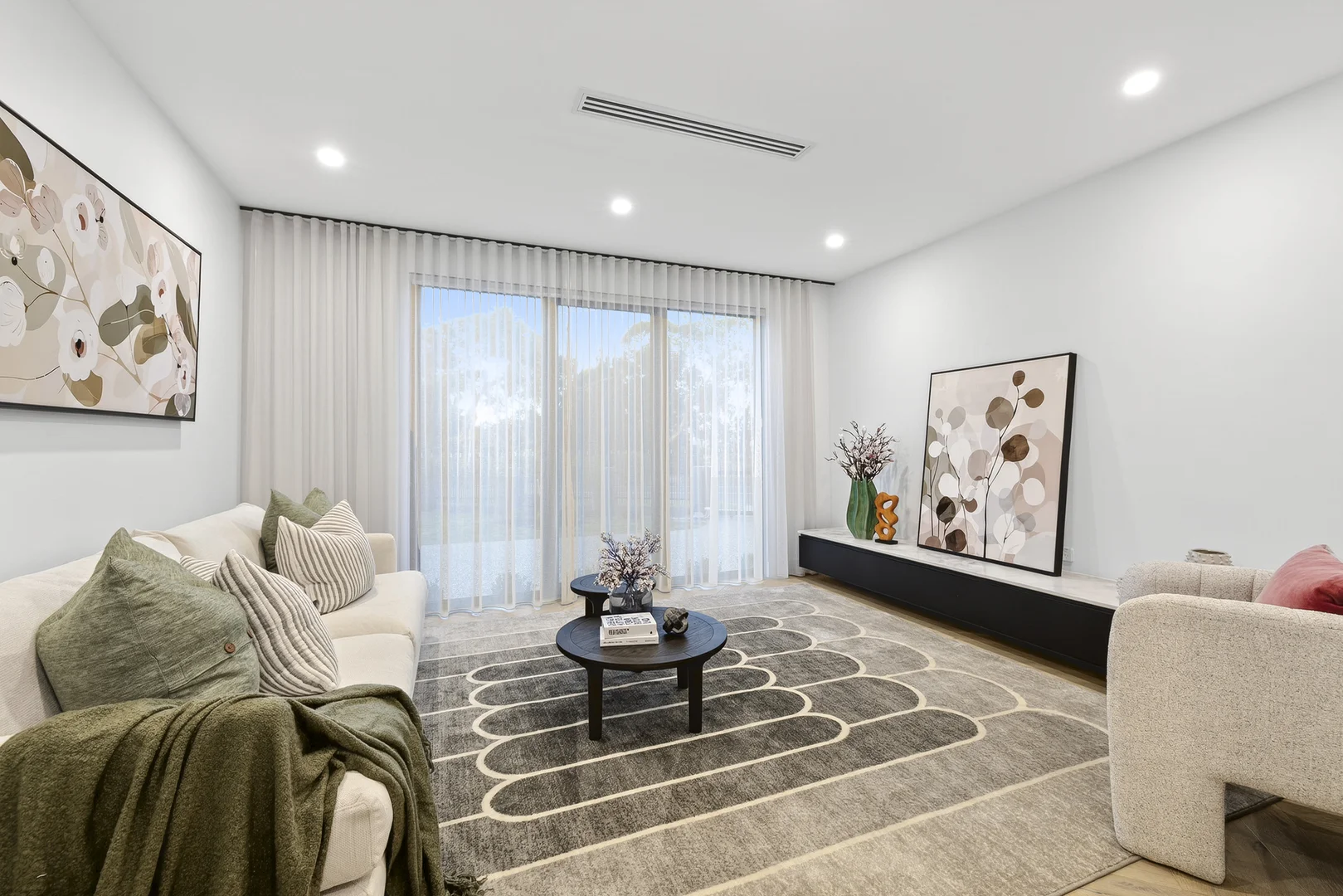 Additional image 3 of 52 Haughton Road, Oakleigh VIC 3166