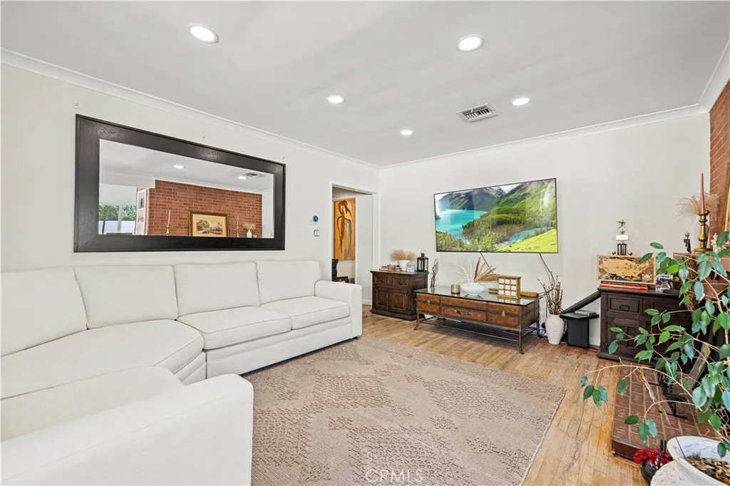 Additional image 14 of 18229 Strathern Street, Reseda, CA 91335