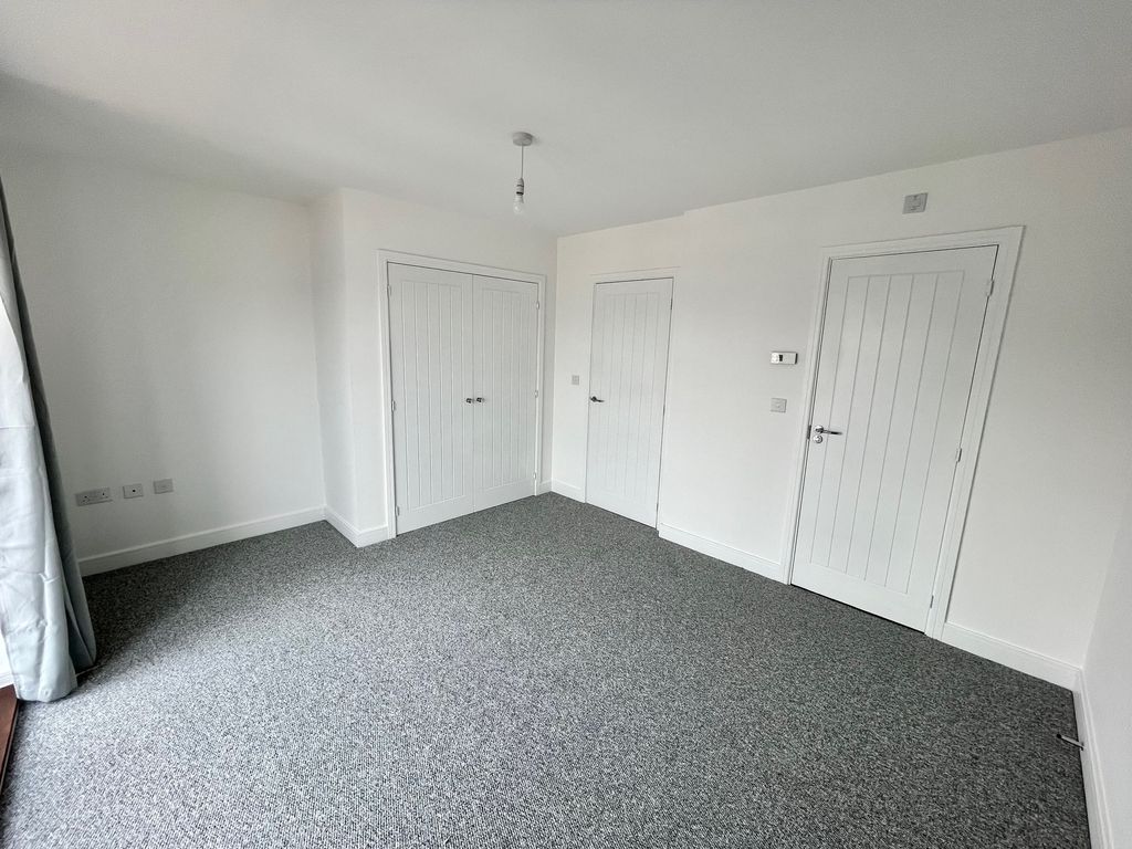 Additional image 11 of 4 bed property to rentFfordd Darwin, Barry CF63