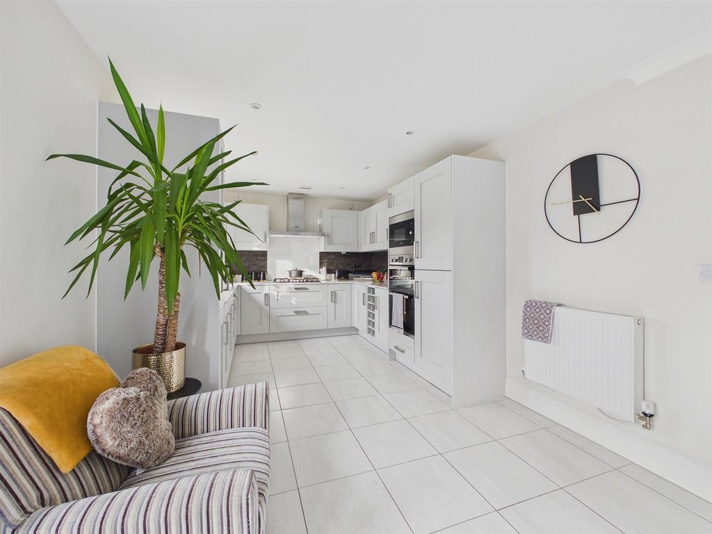 Additional image 4 of 4 bed detached house to rent4 Bay Tree Close, Upton-Upon-Severn, Worcester WR8