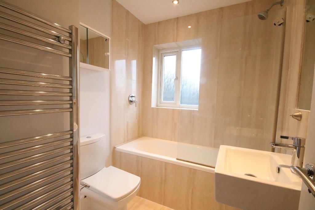 Additional image 4 of 1 bed flat to rentMiddle Road, Leatherhead KT22