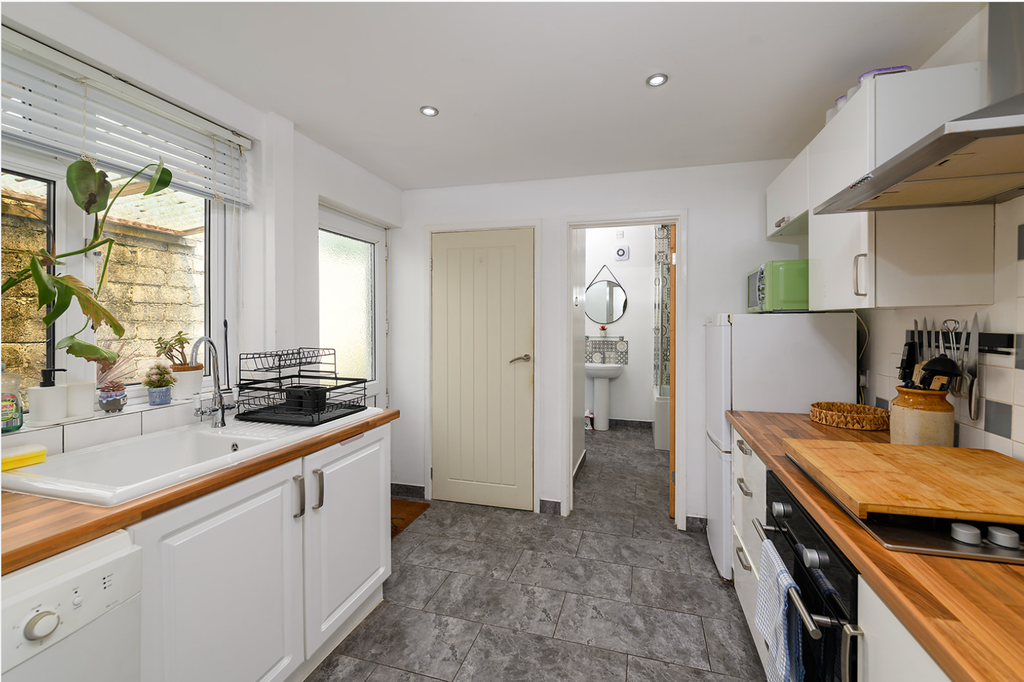 Additional image 4 of 3 bed semi-detached house to rentHill Terrace, Penarth CF64