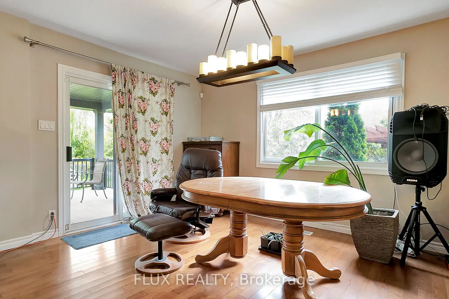 Additional image 5 of 1392 Doon Village Road