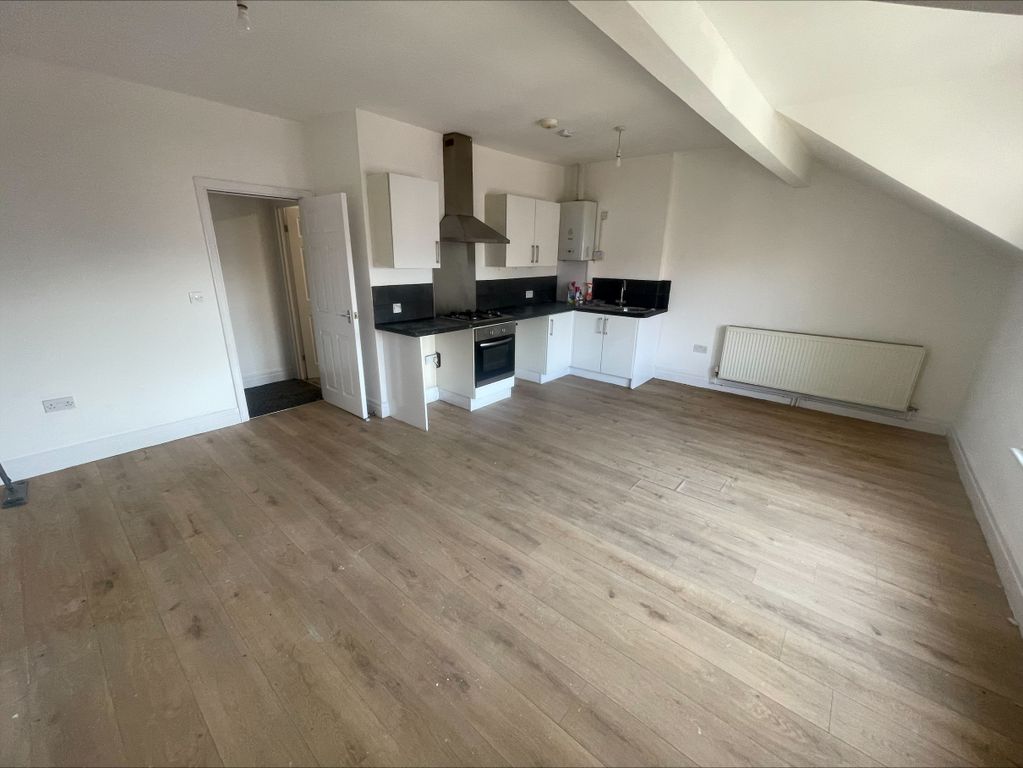 Additional image 2 of 2 bed flat to rent-20 Penrhyn Road, Colwyn Bay LL29