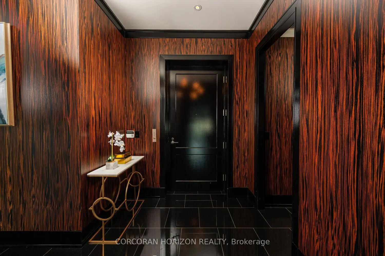 Additional image 3 of 183 Wellington Street 2403