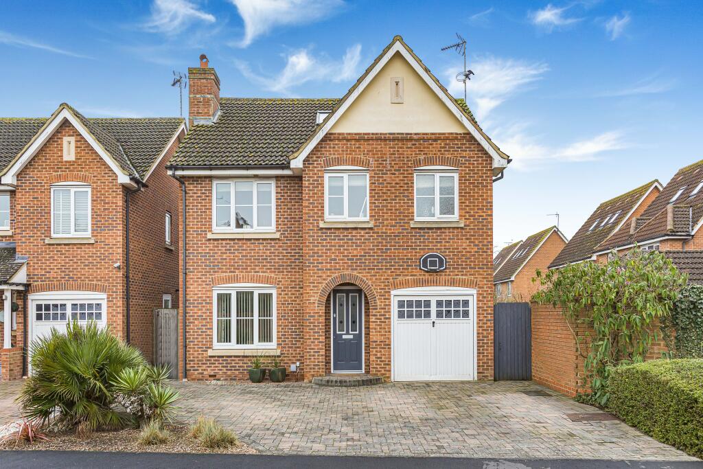 Bluebell Way, Hatfield, Hertfordshire, AL10