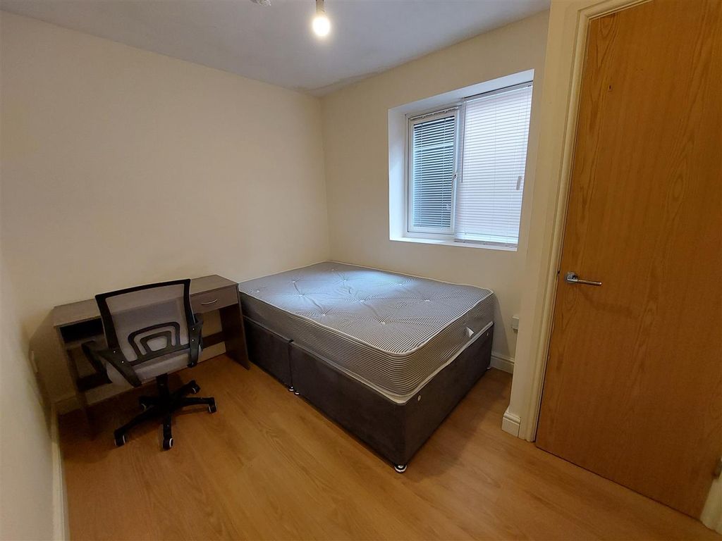 5 bed shared accommodation to rentCrwys Road, Cardiff CF24 photo 5