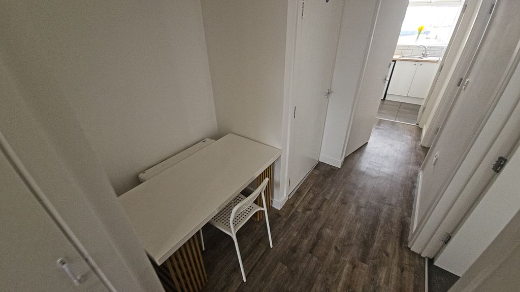 Additional image 8 of 3 bed flat to rentRegency Place, Chapel Street, Luton LU1