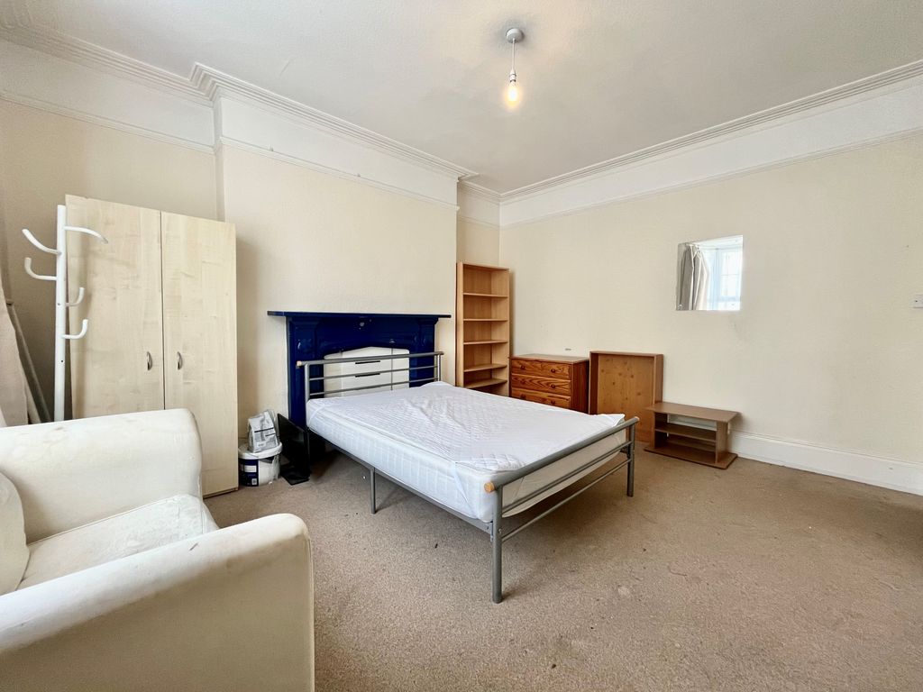 Additional image 9 of 6 bed terraced house to rentTachbrook Road, Leamington Spa CV31