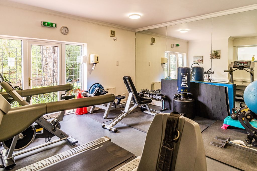 Additional image 18 of 3 bed flat to rentFramewood Road, Stoke Poges, Slough SL2
