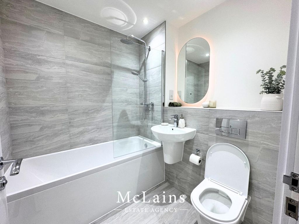 Additional image 5 of 2 bed flat to rent2-Bed Flat On Seymour Ave, Luton, Bedfordshire LU1