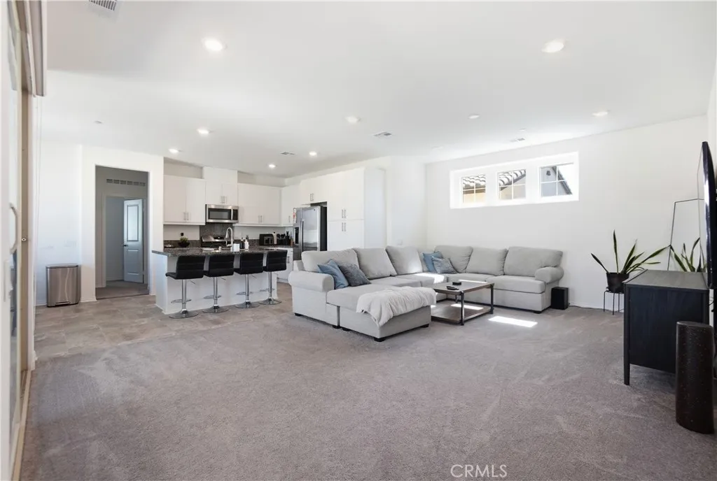 Additional image 3 of 16651 Snowdrop Ln Unit 1, Fontana, CA 92336