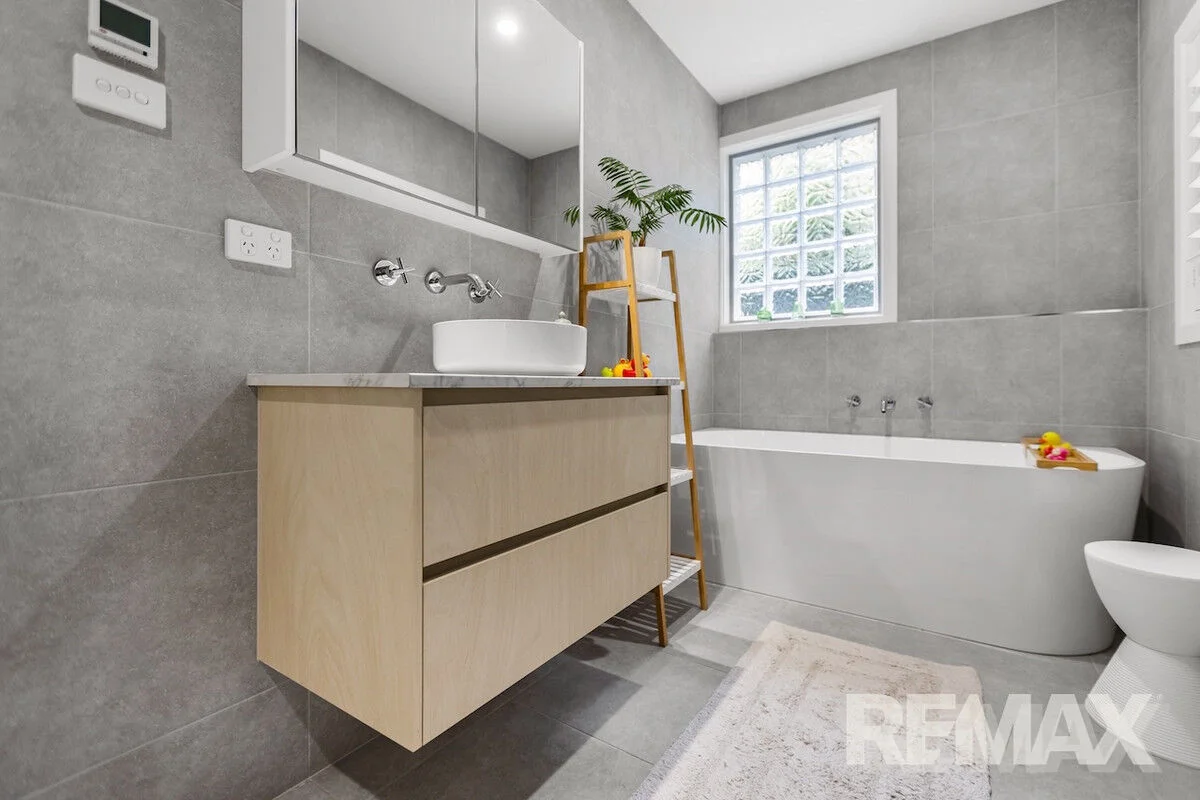 Additional image 26 of 8 Sunshine Avenue, Turvey Park NSW 2650