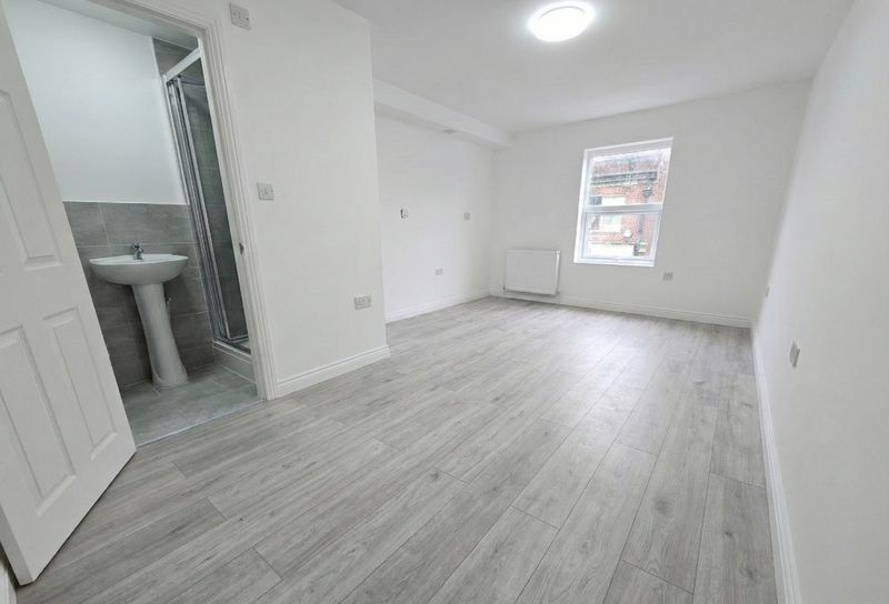 Additional image 7 of 9 bed property to rentUpper High Street, Wednesbury WS10