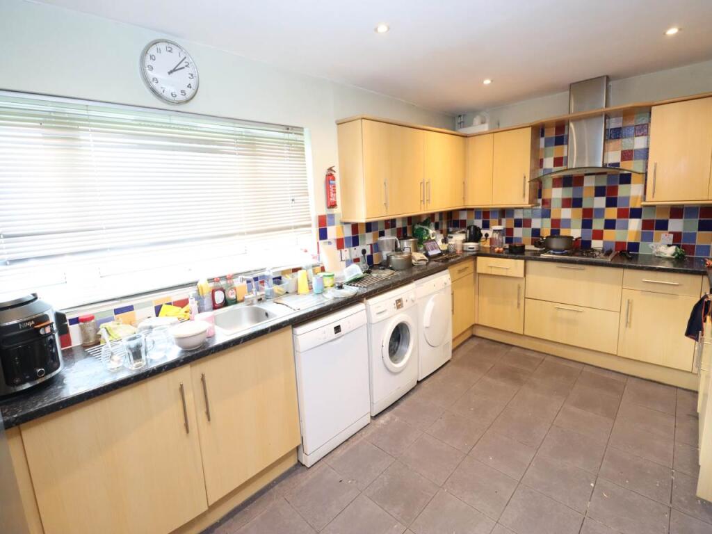 Additional image 2 of Pond Croft, Hatfield, 