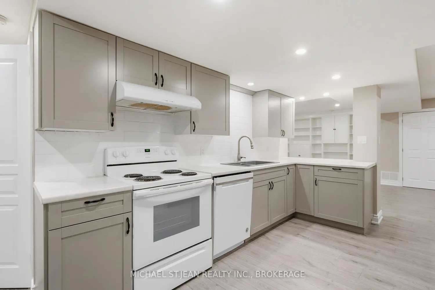 Additional image 7 of 29 Lakeview Lane