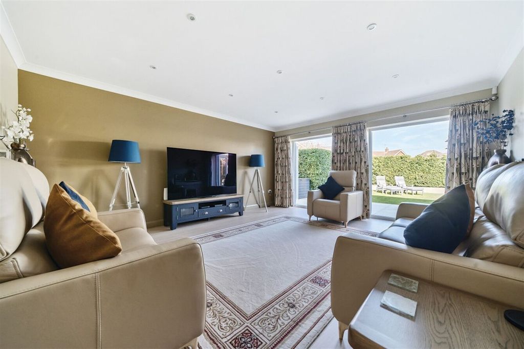 Additional image 3 of 5 bed detached house to rent6A, Limmard Way, Bognor Regis, West Sussex PO22