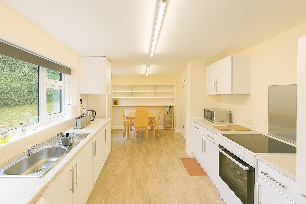Additional image 2 of 5 bed property to rentUpton Road, Chichester PO19