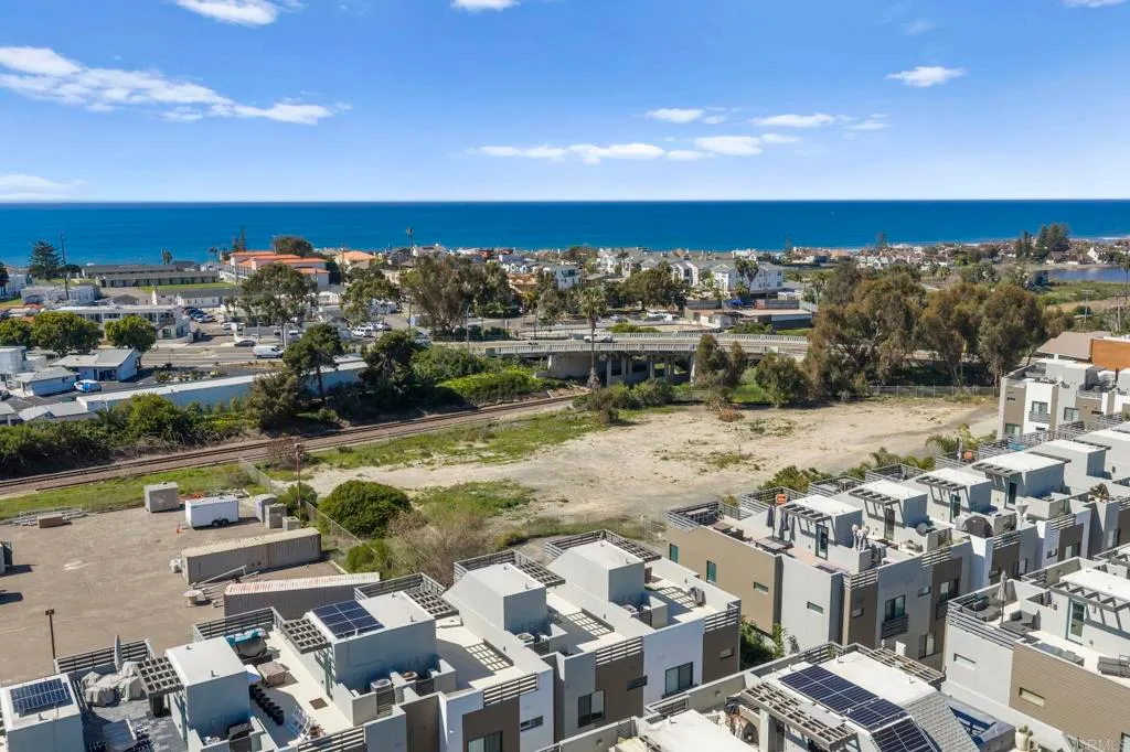 Additional image 94 of 2563 State Street, Carlsbad, CA 92008