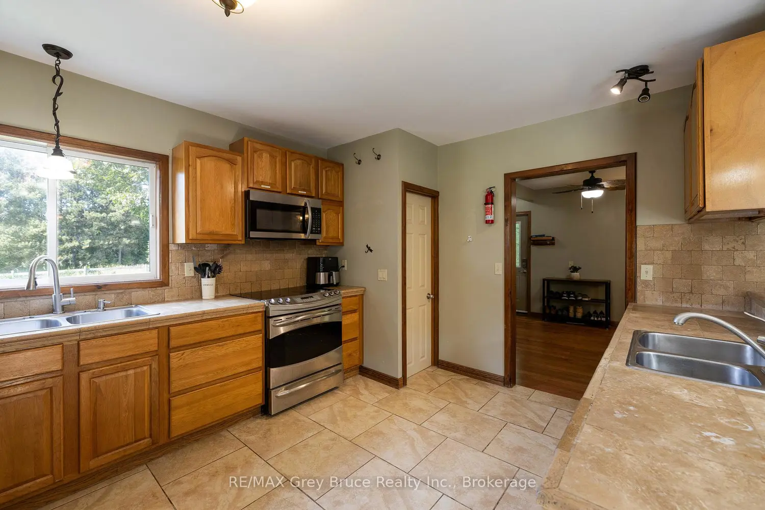 Additional image 2 of 7011 Highway 6