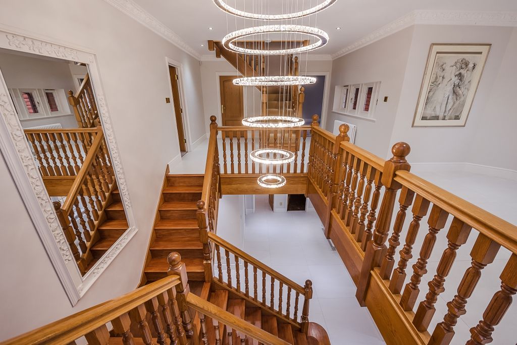 Additional image 10 of 6 bed detached house to rentDukes Kiln Drive, Gerrards Cross SL9