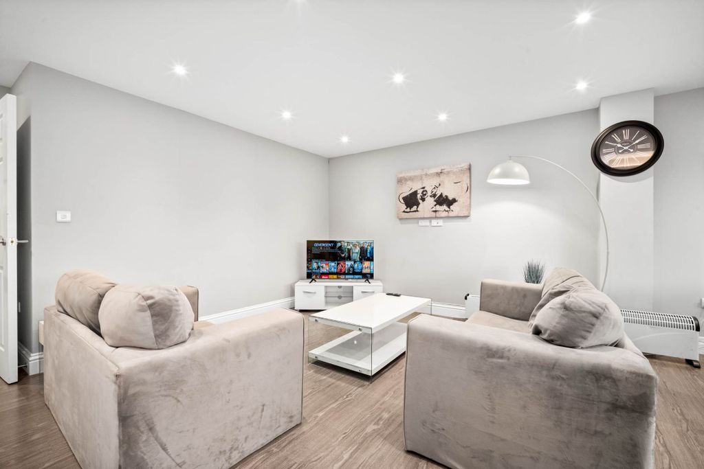 Additional image 15 of 5 bed semi-detached house to rentBrooklands Road, Hall Green, Birmingham B28