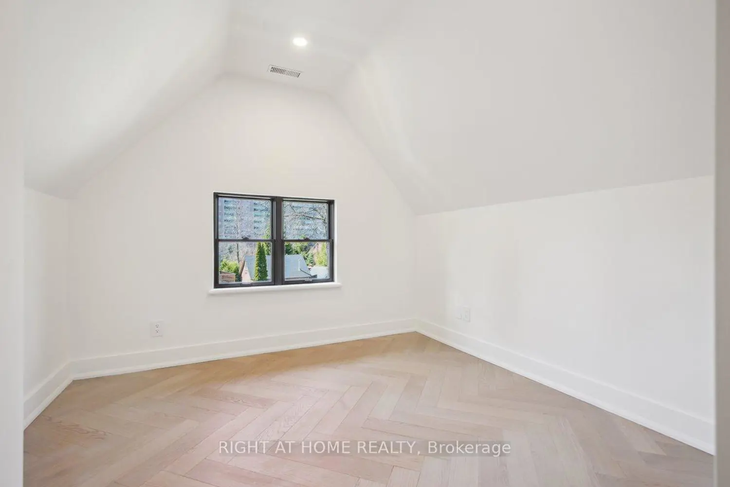 Additional image 14 of 2187 Lakeshore Road