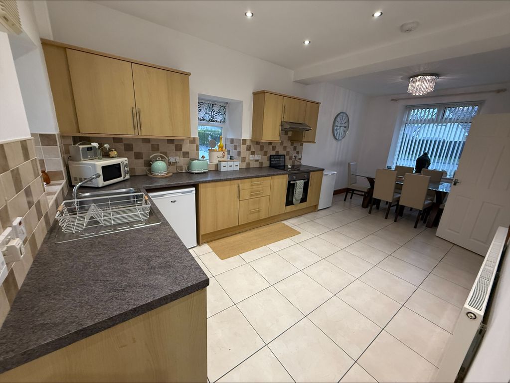 Additional image 2 of 4 bed detached house to rentDyffryn Road, Ammanford SA18