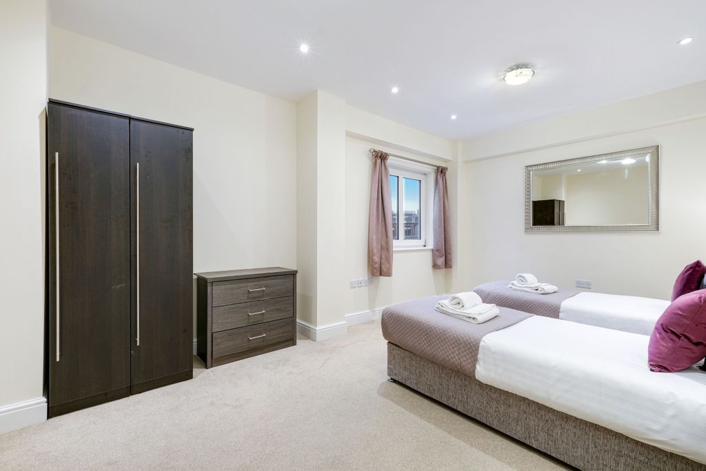 Additional image 6 of 3 bed flat to rentQueen Street, Maidenhead SL6