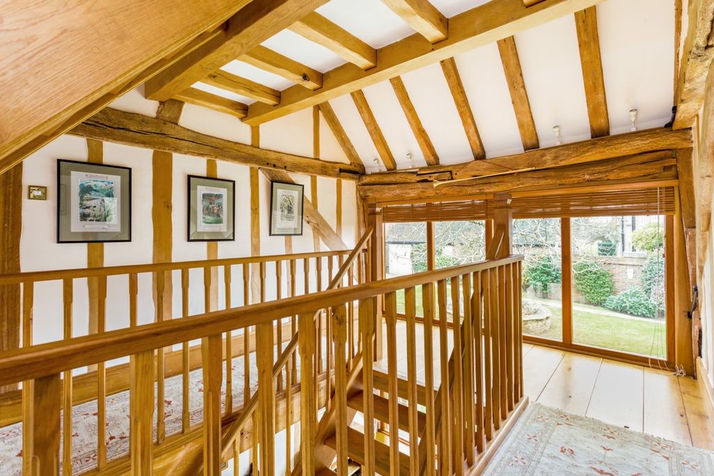 Additional image 9 of 5 bed barn conversion to rentKerves Lane, Horsham RH13