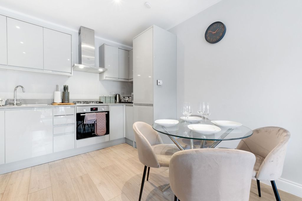 Additional image 8 of 2 bed flat to rentWest Wycombe Road, High Wycombe HP12