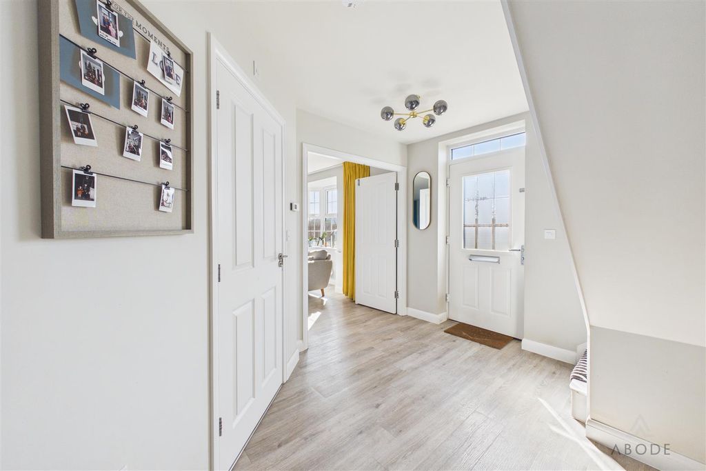 Additional image 3 of 5 bed detached house to rentGalloway Road, Drakelow, Burton-On-Trent DE15