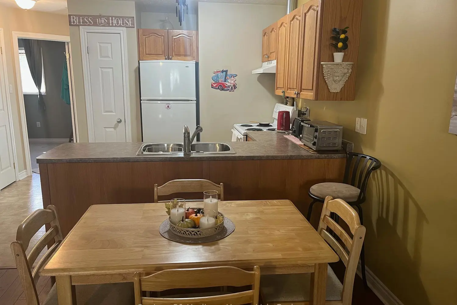 Additional image 4 of 2-302 Park Street