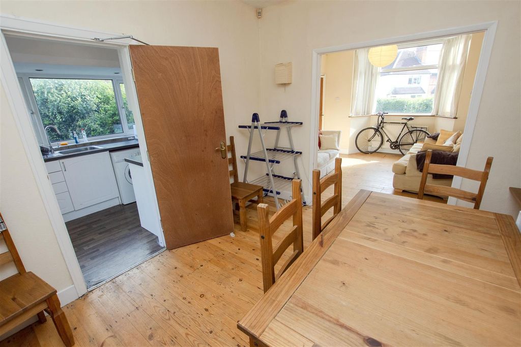 2 bed shared accommodation to rentTealby Grove, Birmingham, West Midlands B29 photo 5