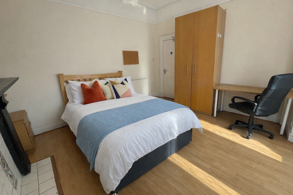6 bed shared accommodation to rentRussell Street, Swansea SA1 photo 3