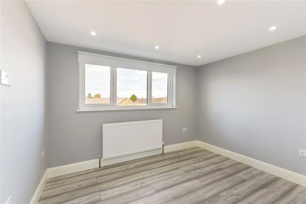 Additional image 13 of 8 bed semi-detached house to rentRockley Road, Luton, Bedfordshire LU1
