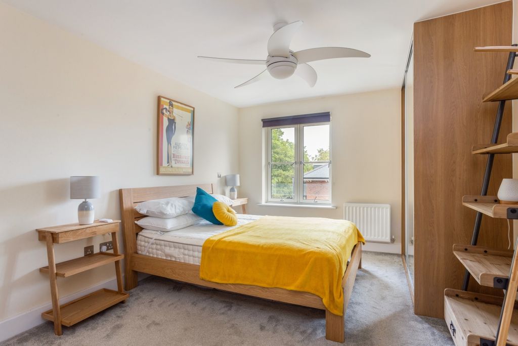 Additional image 6 of 2 bed flat to rentWindsor Court, Marlow SL7