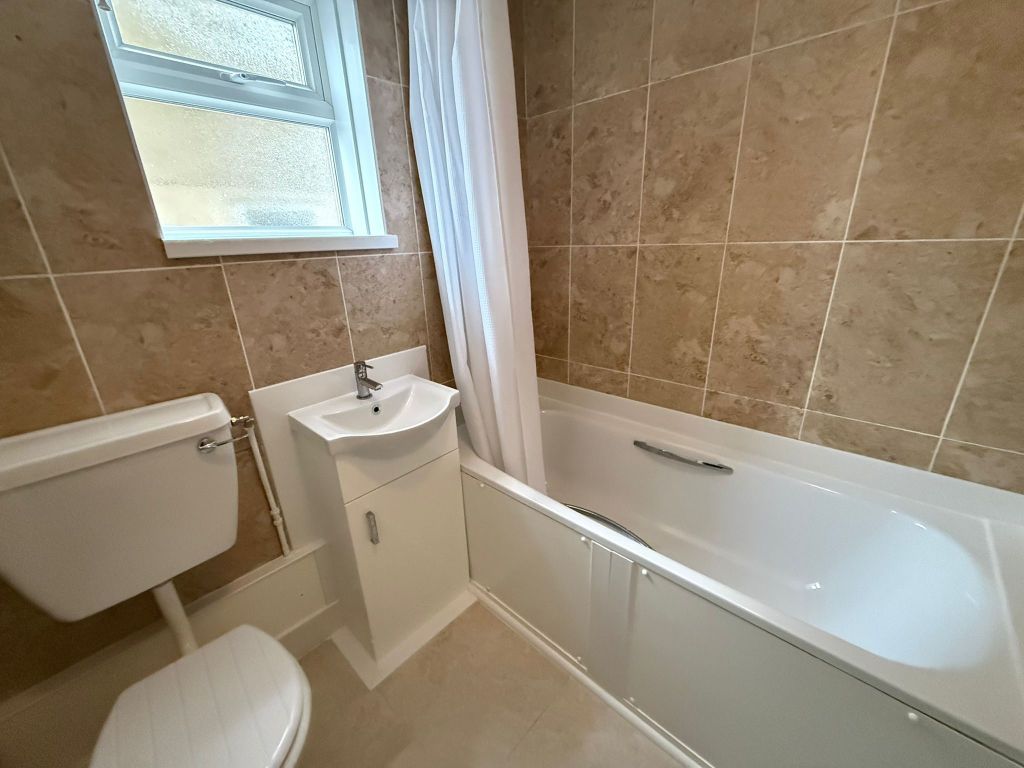 Additional image 13 of 3 bed property to rentAsh Grove, Swansea SA2