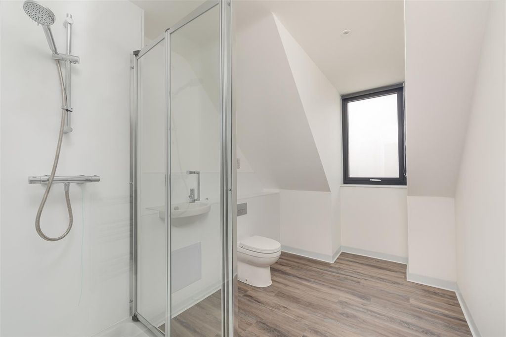 Additional image 7 of 4 bed flat to rentNew North Road, Exeter EX4