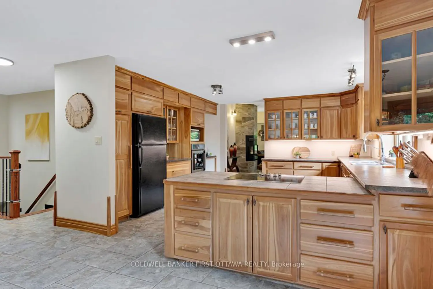 139 Sheil Drive photo 5