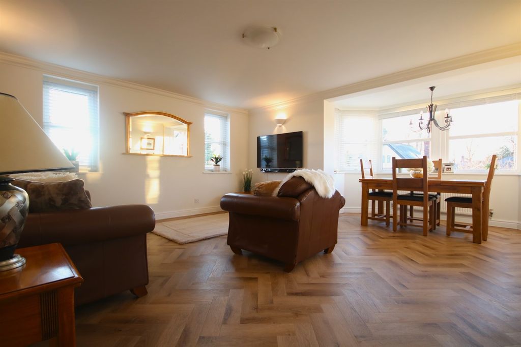 Additional image 2 of 2 bed flat to rentKennerleys Lane, Wilmslow SK9