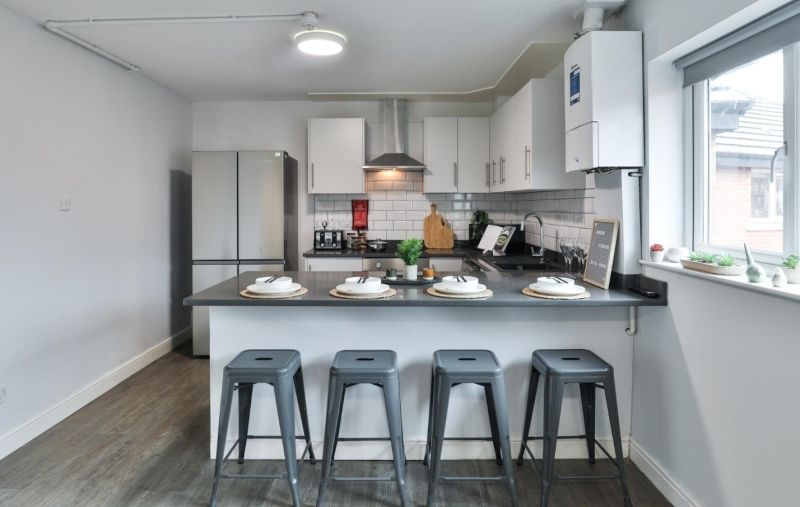 Additional image 5 of 5 bed flat to rentRoyal Park Road, Hyde Park, Leeds LS6