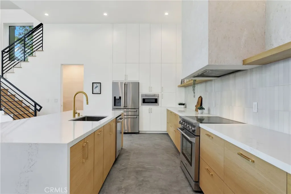 Additional image 8 of 3949 Glenalbyn Drive, Los Angeles, CA 90065