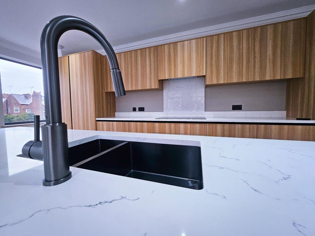 Additional image 6 of 4 bed flat to rentBoughton, Chester CH3